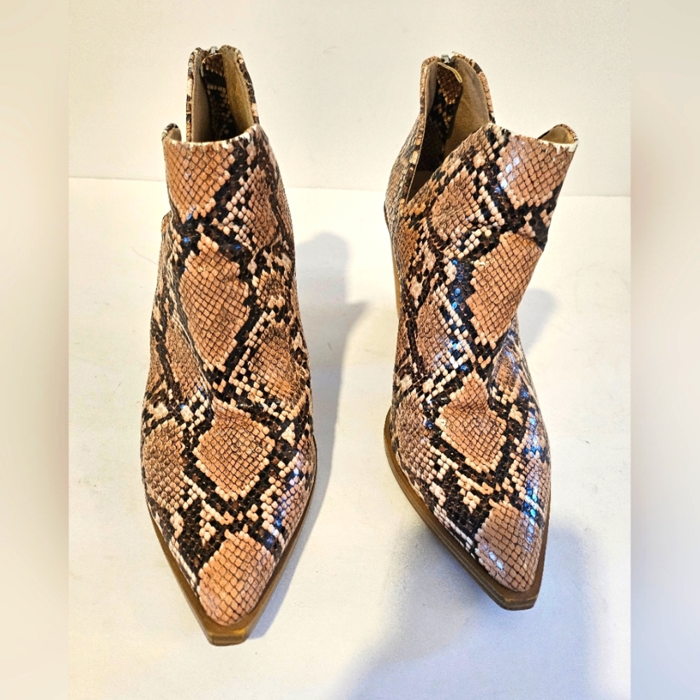 Steven Madden  Boots